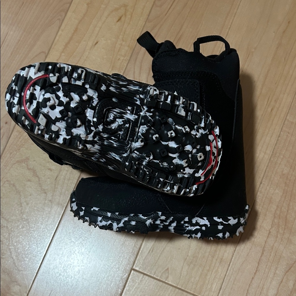 Burton Kid’s Mini Grom Like New